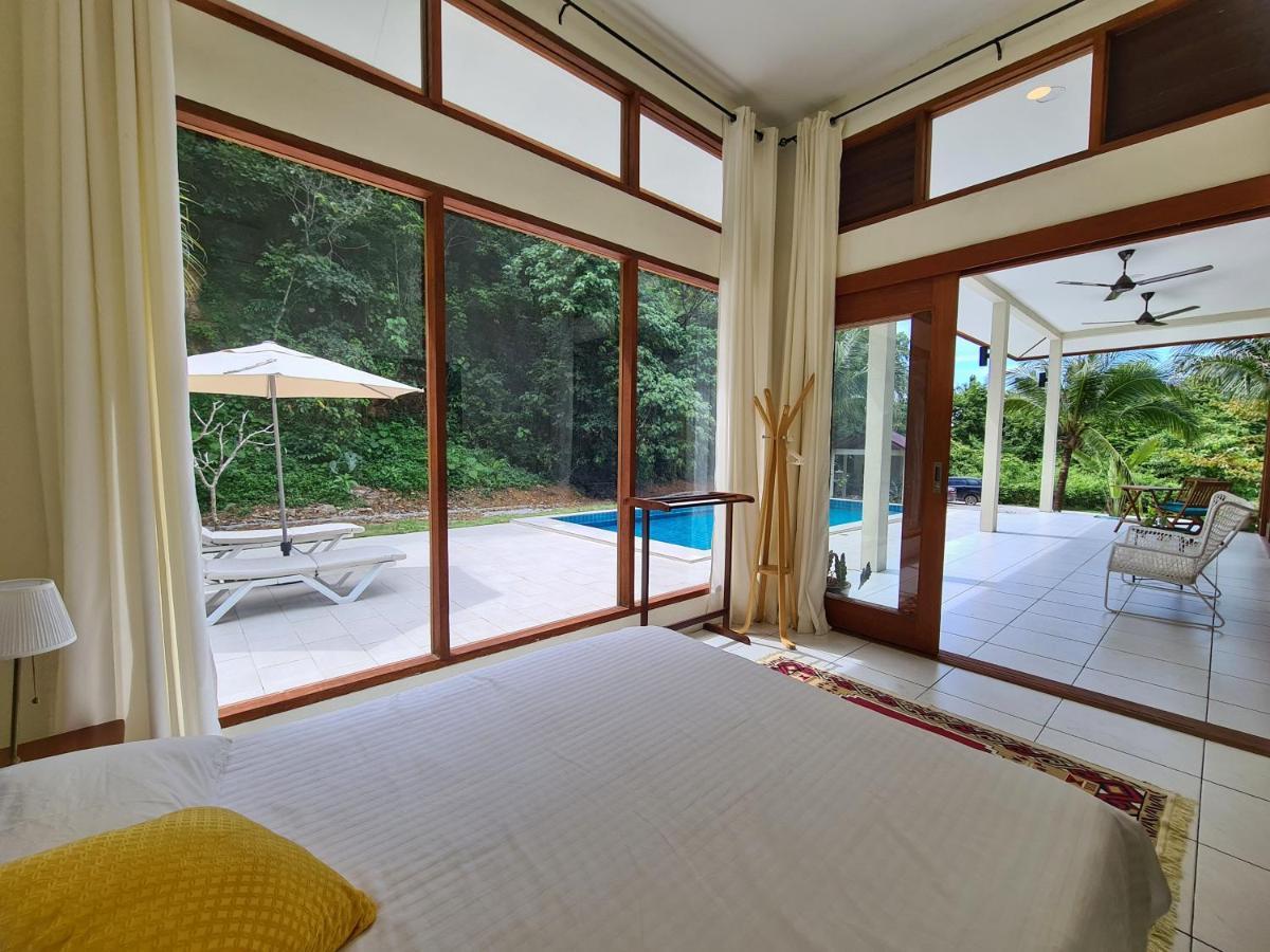 Villa Meranti - Spacious Private Pool Villa Pantai Cenang  Eksteriør billede
