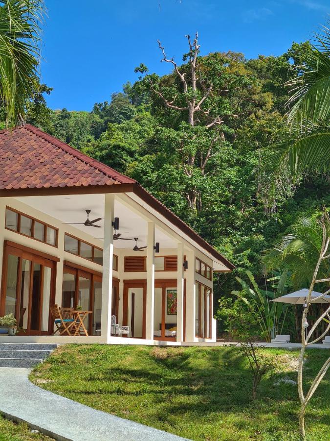 Villa Meranti - Spacious Private Pool Villa Pantai Cenang  Eksteriør billede