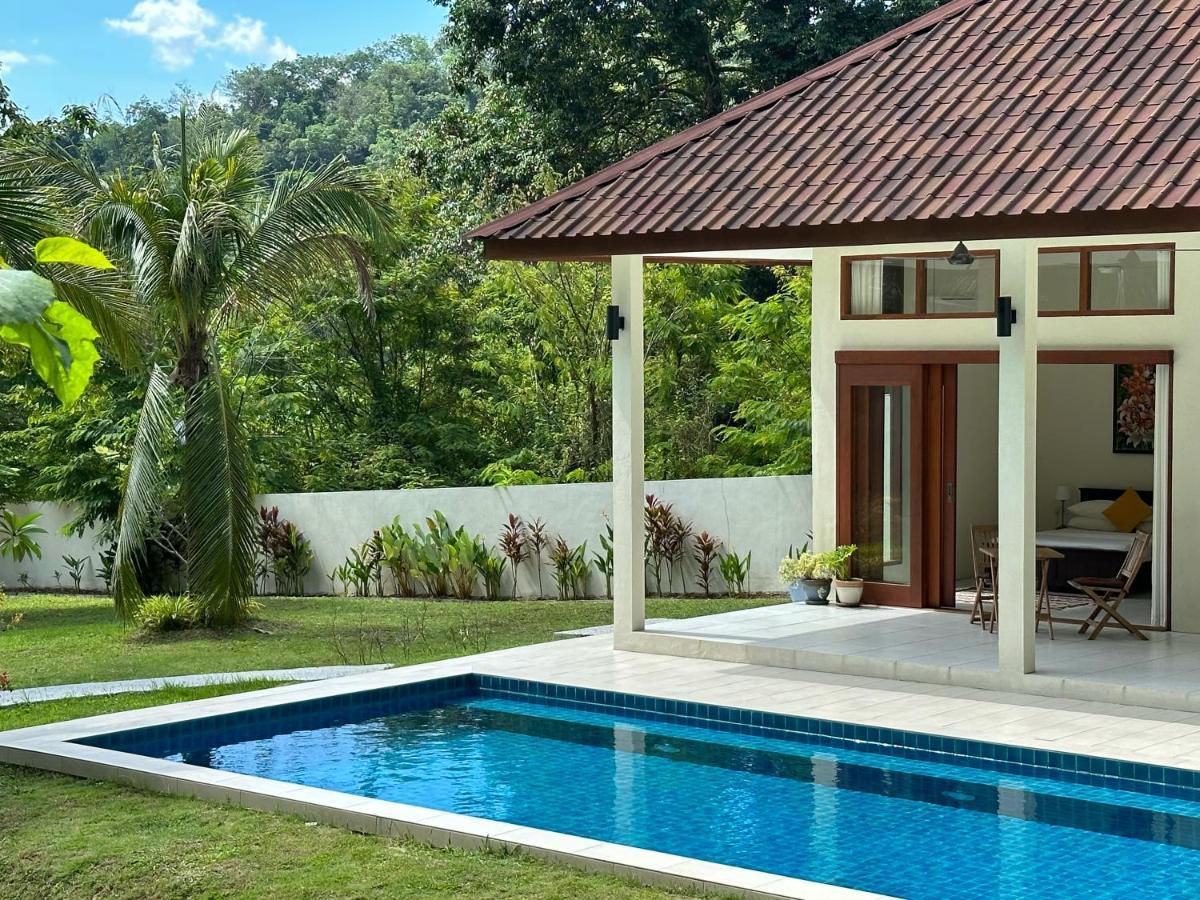 Villa Meranti - Spacious Private Pool Villa Pantai Cenang  Eksteriør billede