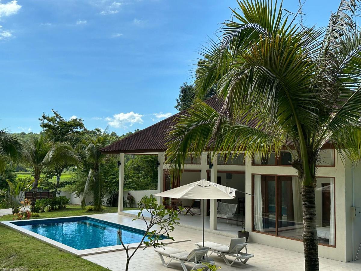 Villa Meranti - Spacious Private Pool Villa Pantai Cenang  Eksteriør billede