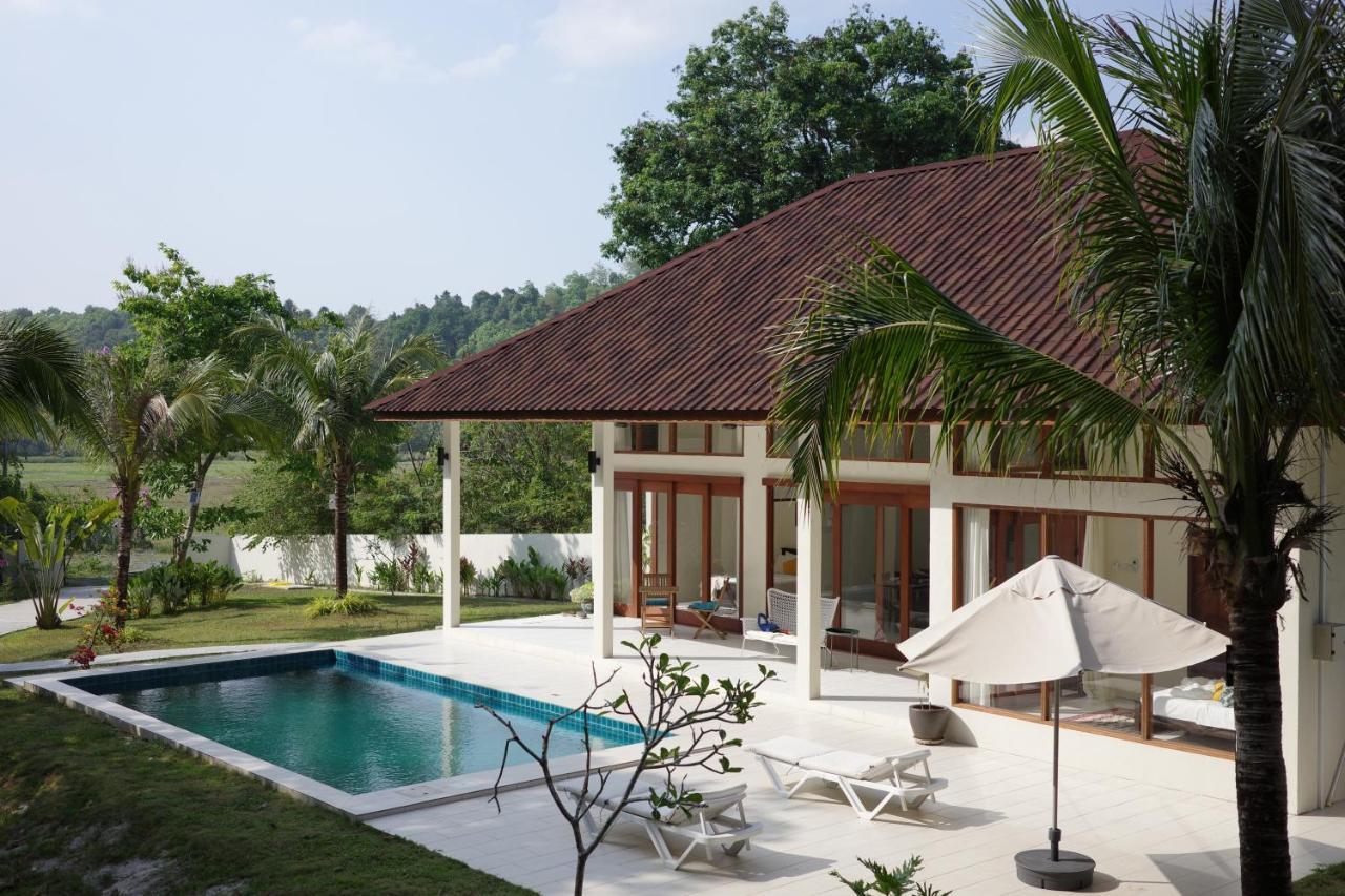 Villa Meranti - Spacious Private Pool Villa Pantai Cenang  Eksteriør billede