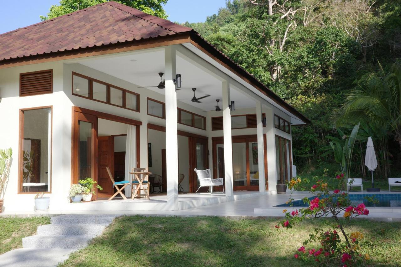 Villa Meranti - Spacious Private Pool Villa Pantai Cenang  Eksteriør billede