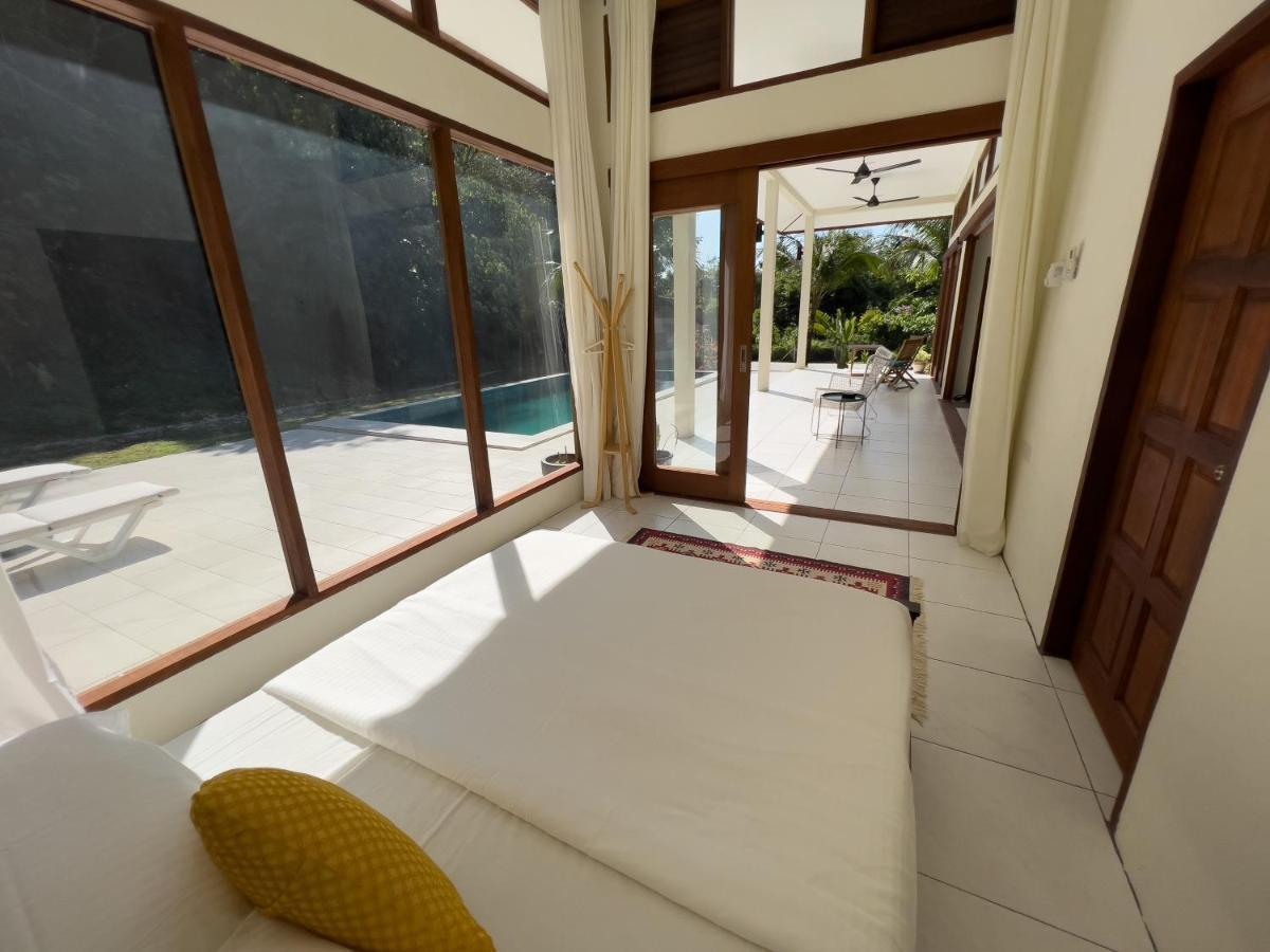 Villa Meranti - Spacious Private Pool Villa Pantai Cenang  Eksteriør billede
